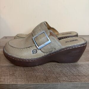 Born Shoes W2635 Genuine Leather Wedge Closed Toe Slip-On Clog Shoes size 8